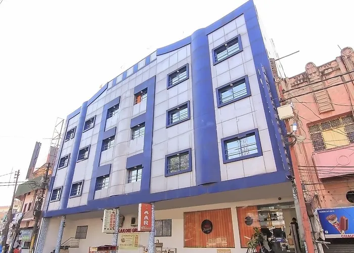 Oyo 2007 Near Charbagh Railway Station