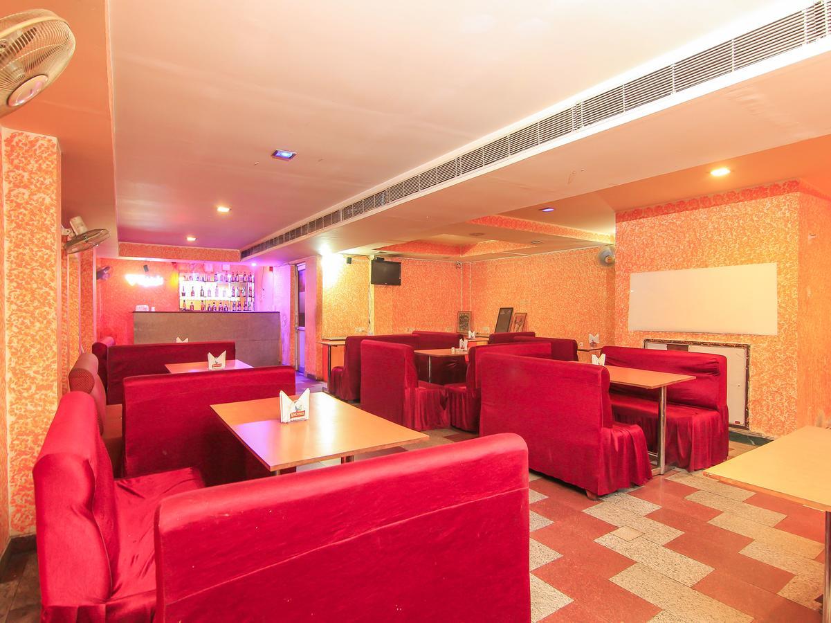 Hotel Oyo 2007 Near Charbagh Railway Station 3*
