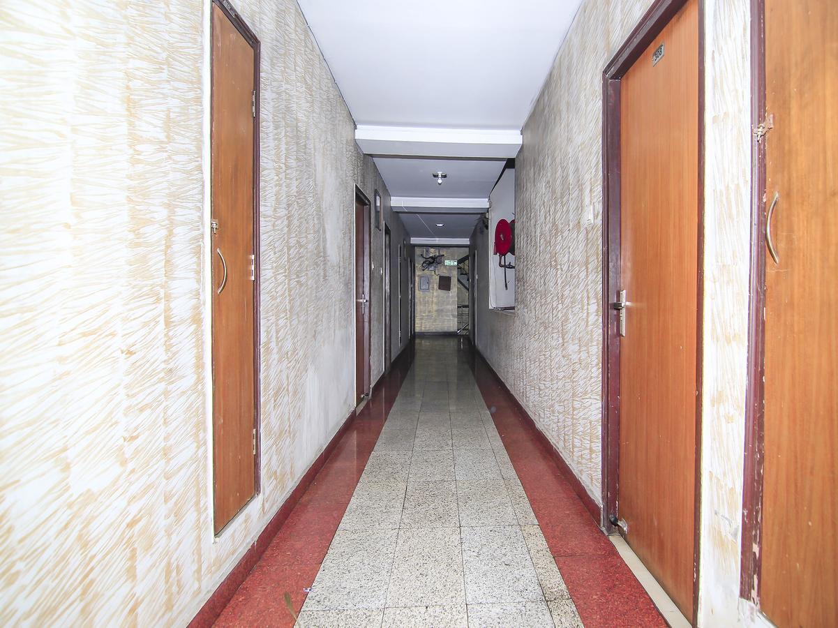 Oyo 2007 Near Charbagh Railway Station Hotel 3*